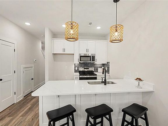 2nd image of 4661 Canter Park Ln