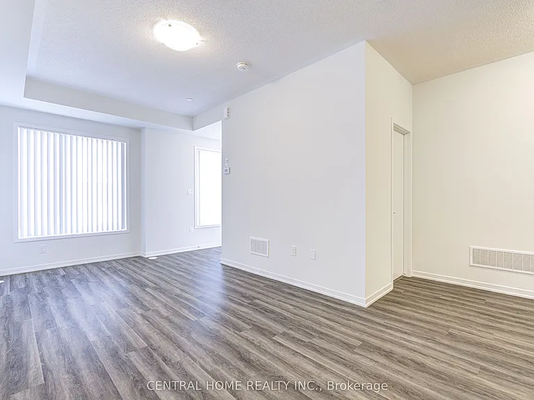 130 Honeycrisp Cres #Townhouse 312 — Photo 6