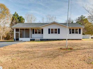 24 Canterbury Trl, Fountain Inn, SC 29644
