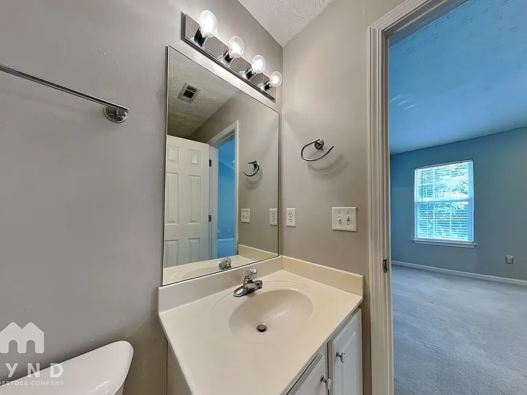 942 Tree Creek Pkwy — Photo 9