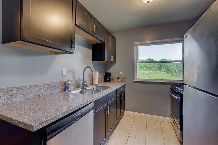 842 Oak St #4 photo 1