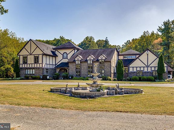 2nd image of 740 Garwood Rd