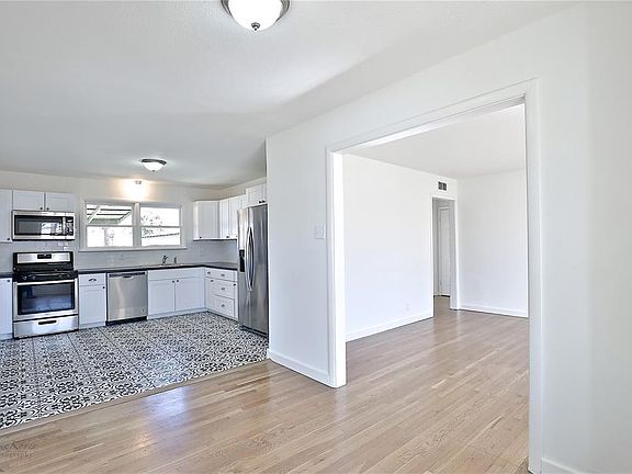 2nd image of 1101 Buccaneer Dr