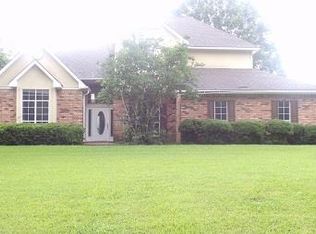 104 Pebble Beach Dr, Vicksburg, MS 39183