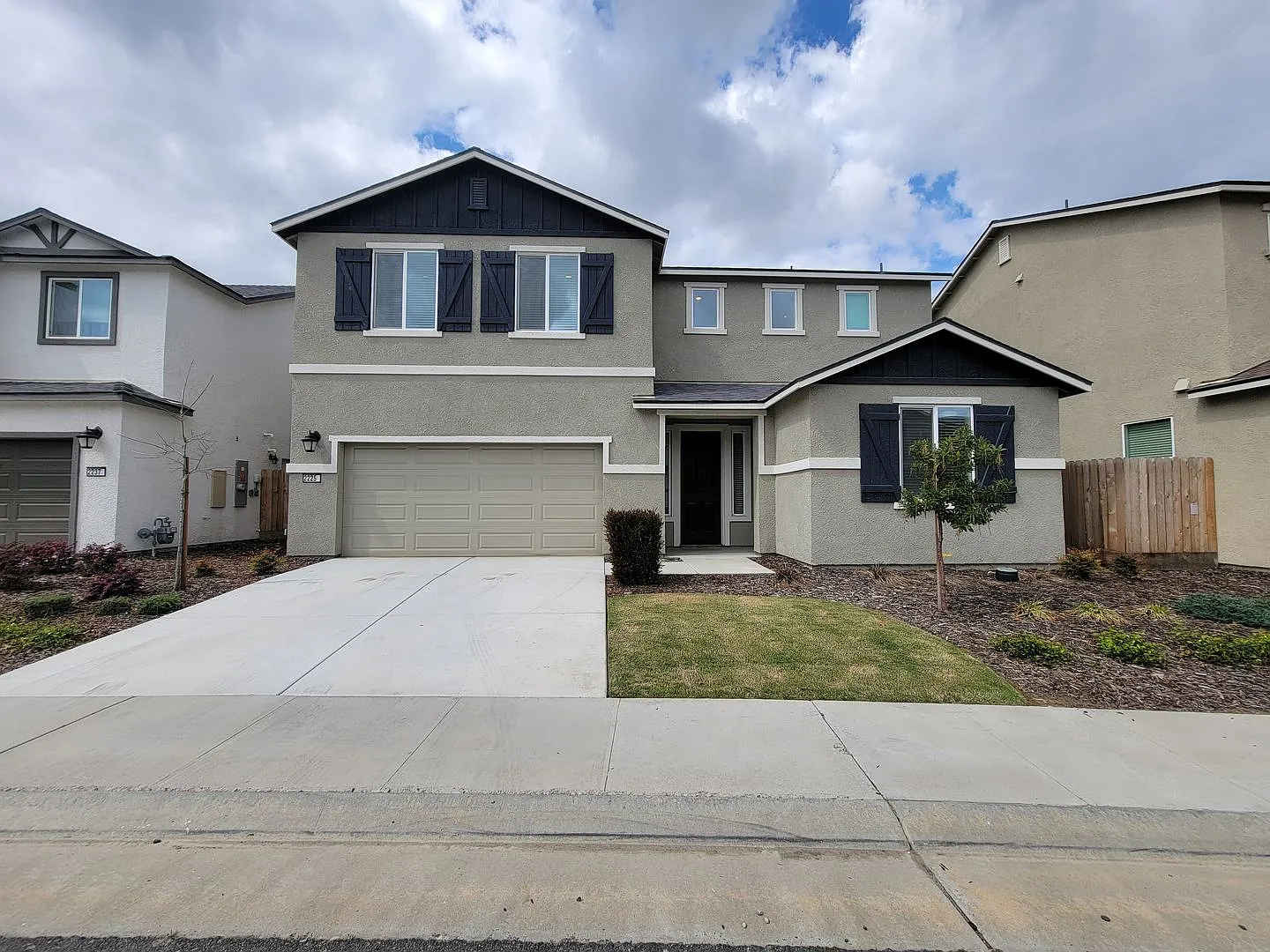 5 bedroom 3 bathroom home in gated community! — Photo 1