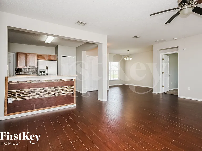 958 Cumberland Dr — Photo 5