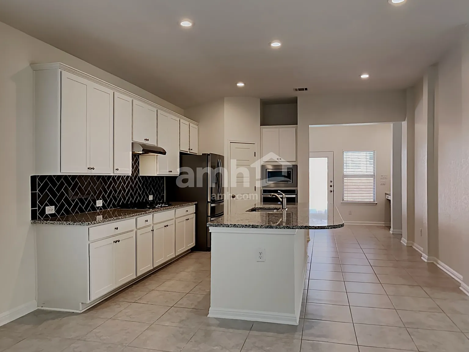 3 bed, 2.0 bath, 1869 sqft, $2,020 — Photo 3