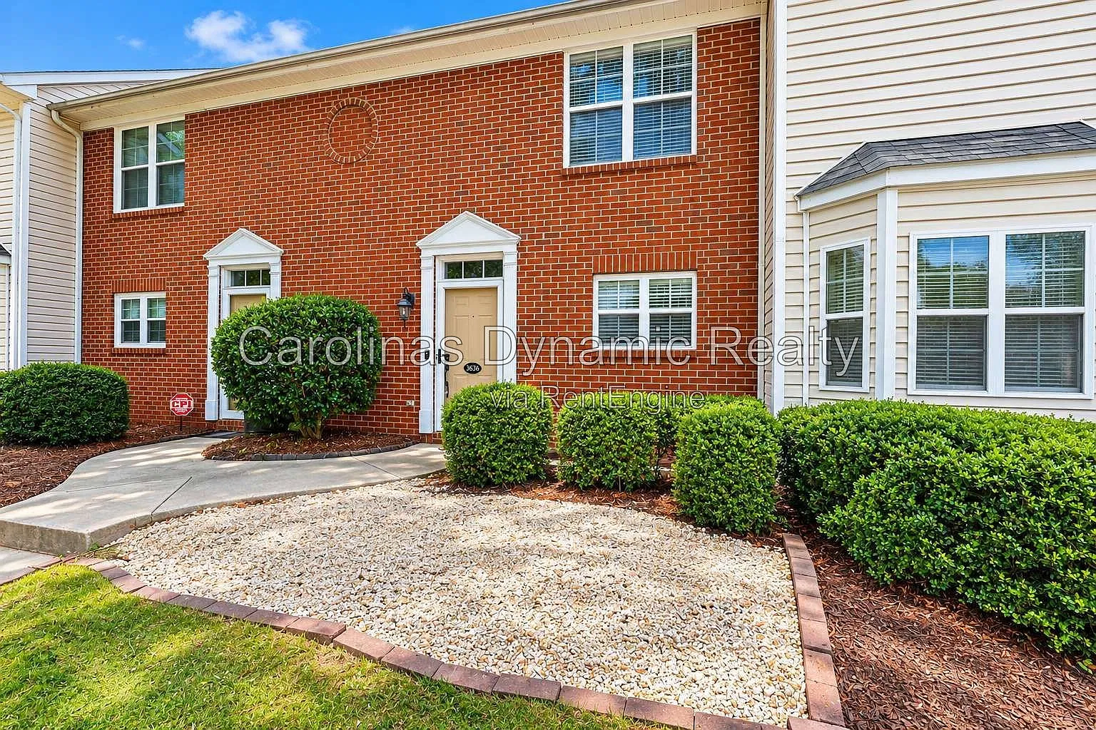 2 bed, 2.5 bath, 1152 sqft, $1,800 — Photo 1