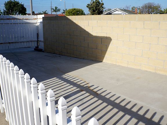 4th image of 9251 Dalton Cir