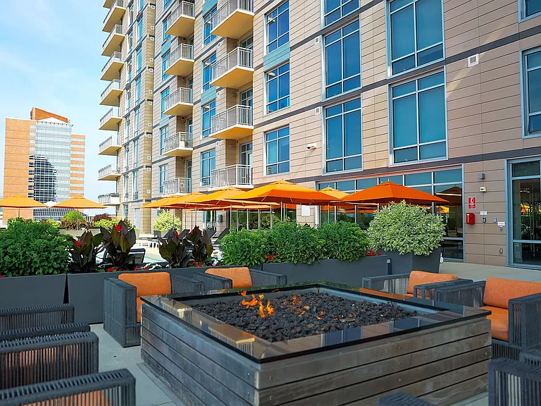 One University Circle — Photo 35