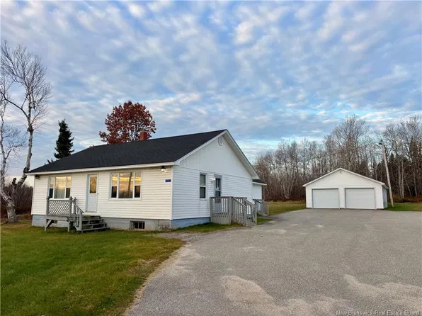1913 Beaverbrook Rd, Newcastle, NB E1V 4S8