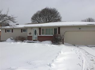 360 Ellinwood Dr, Rochester, NY 14622