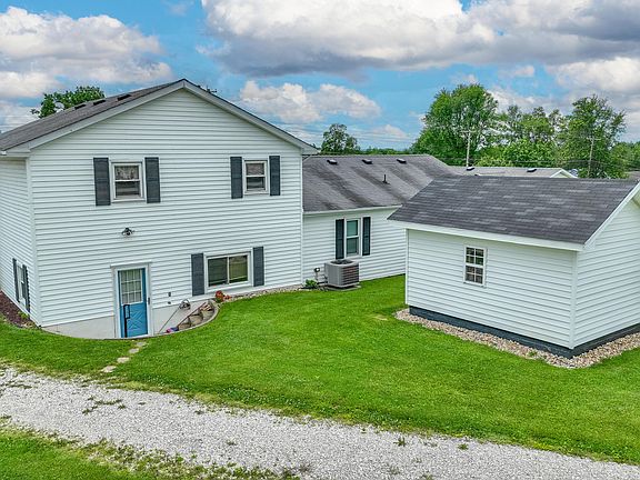 4th image of 156 Rose Ln