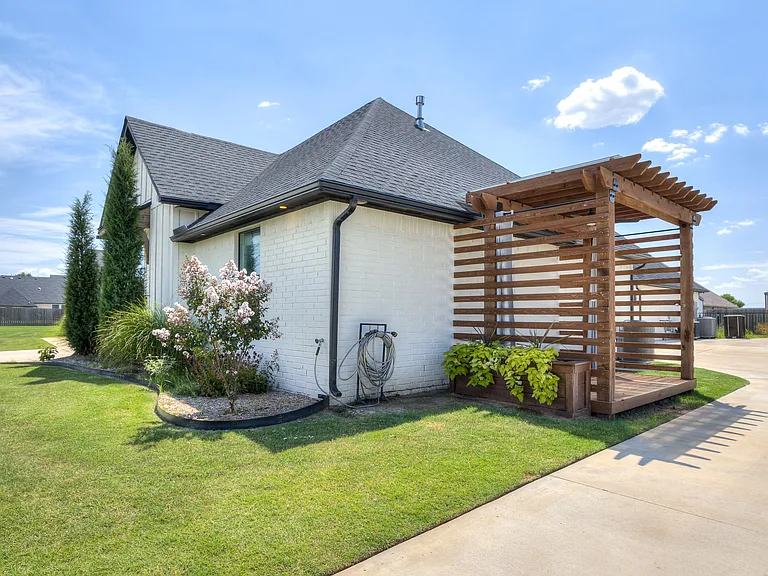 4001 Timber Valley Dr — Photo 28