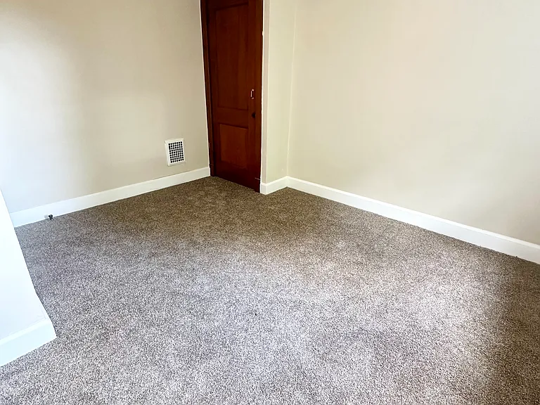 7321 Somerset St — Photo 10