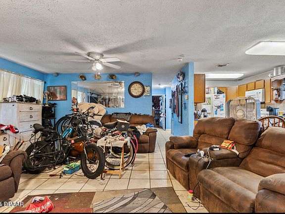 2nd image of 1209 Leon Ln