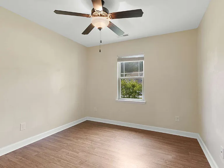 102 Bridgeport Dr — Photo 15
