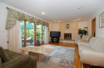 3rd image of 3309 Lakewood Ct
