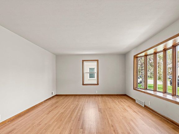 4th image of 4805 Rothman Pl
