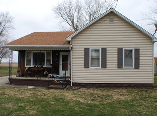 604 S Boyer Ave, Brocton, IL 61917