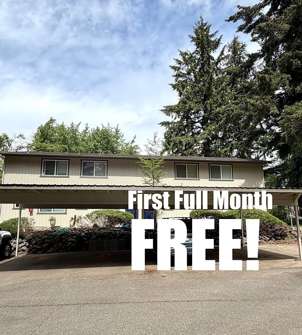 First Full Month FREE! Updated 2 Bedroom University Place Townhome — Photo 1