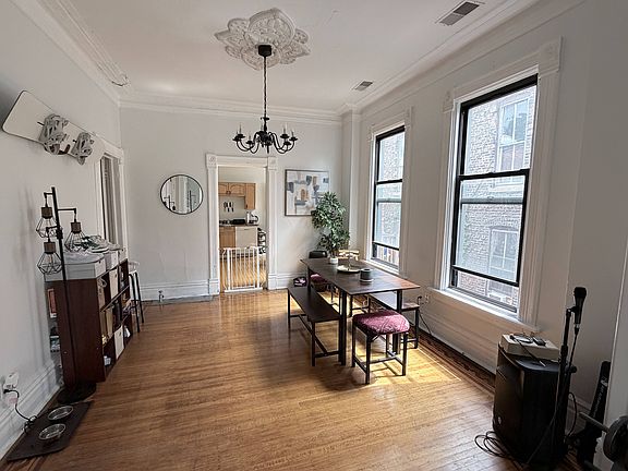 3rd image of 1907 W Evergreen Ave APT 2F