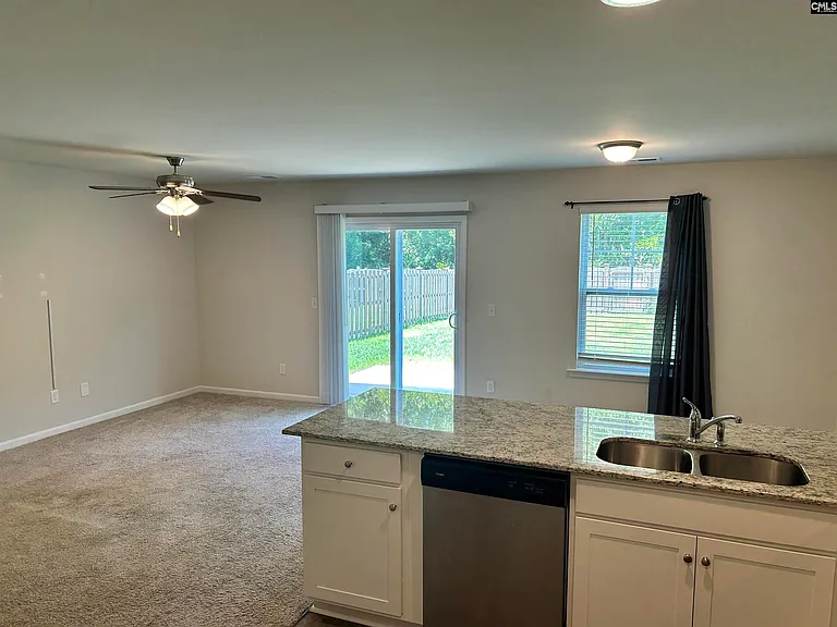 1071 Crescent Moon Loop — Photo 11