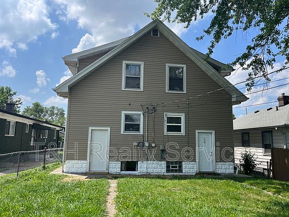 4th image of 1418 Comer Ave