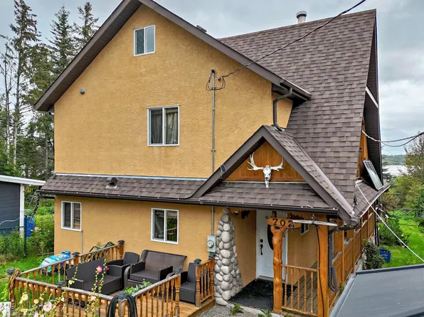 702 Blue Heron Dr, Sandy Beach, AB T0E 1V6