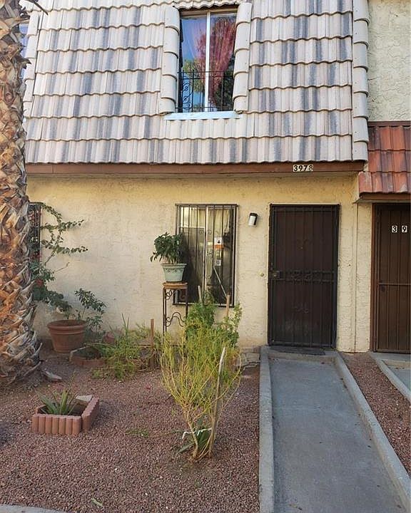 1st image of 3978 Voxna St