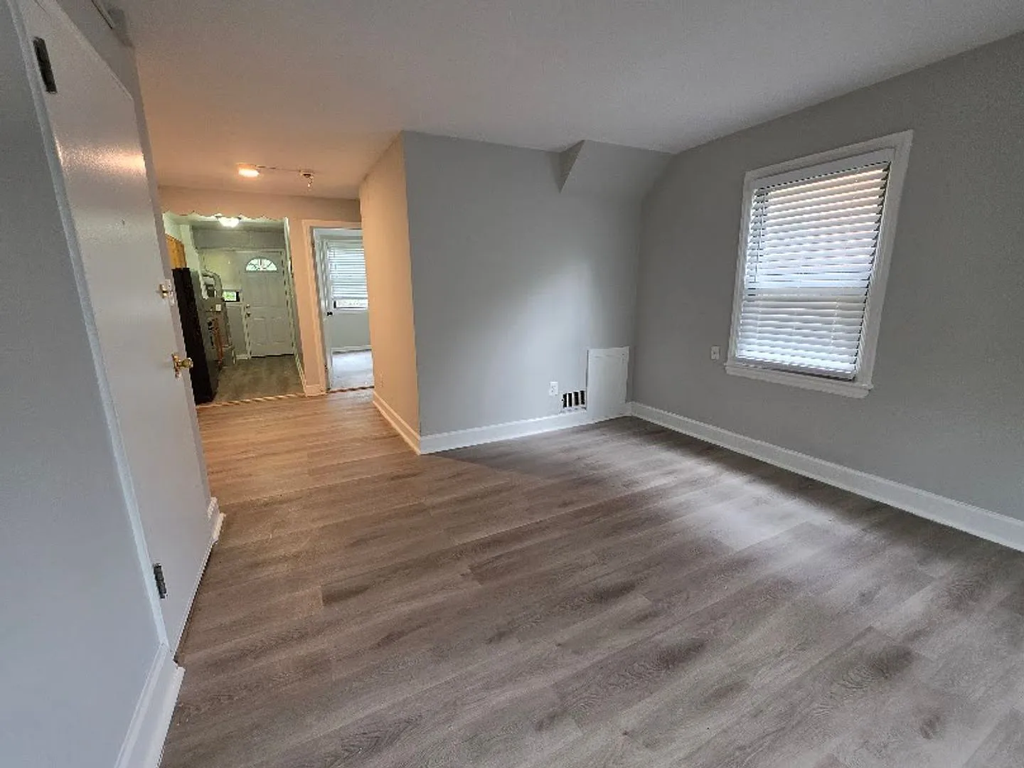 427 Burbank St Se — Photo 4
