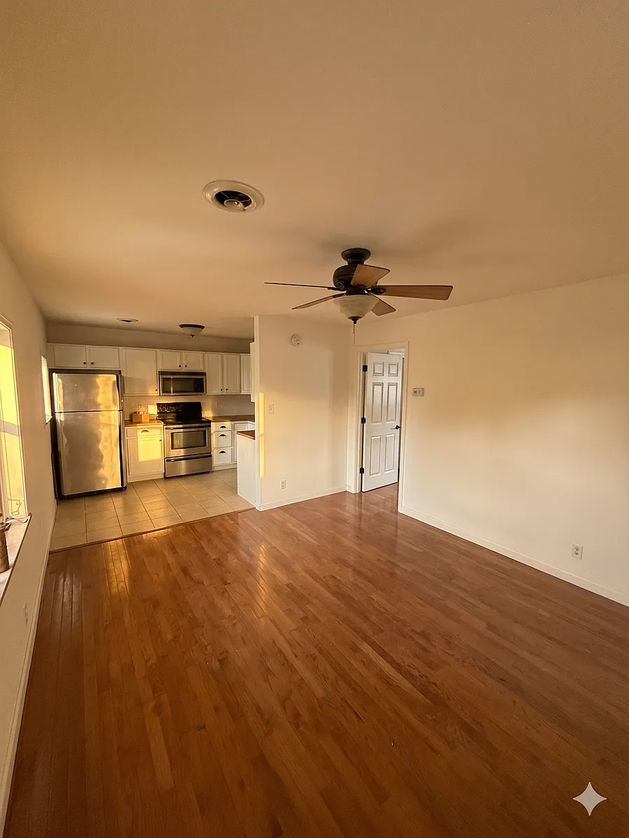 Building Photo - 1500 Luttrell St #7