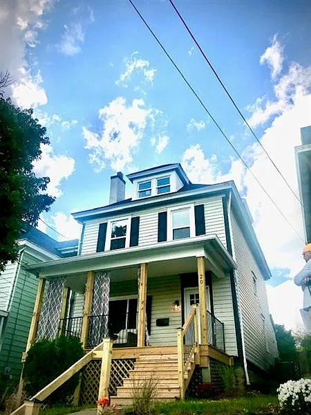 20 Fairview Ave photo 1
