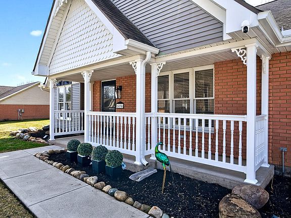 4th image of 1495 Victorian Way