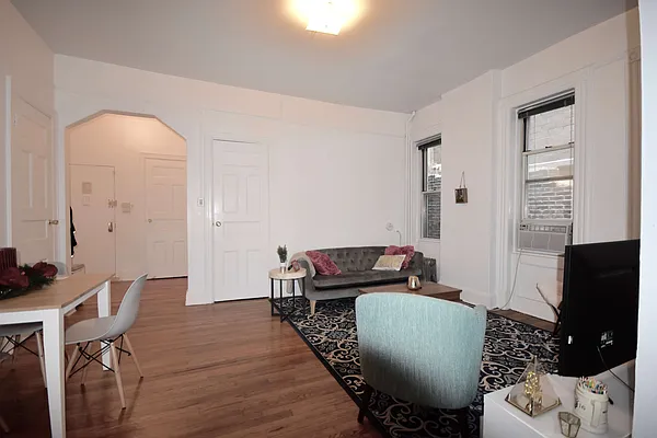 Rented by KYLM, LLC | media 23