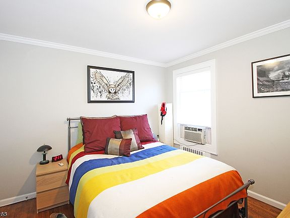 5th image of 376 Claremont Ave APT 10