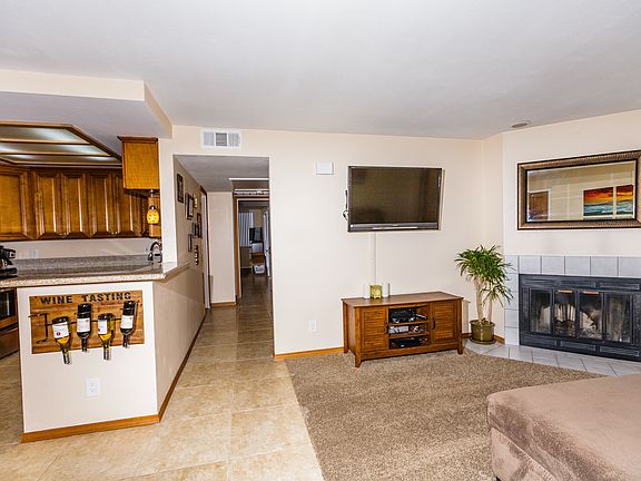 5th image of 4402 Mentone St Unit 204