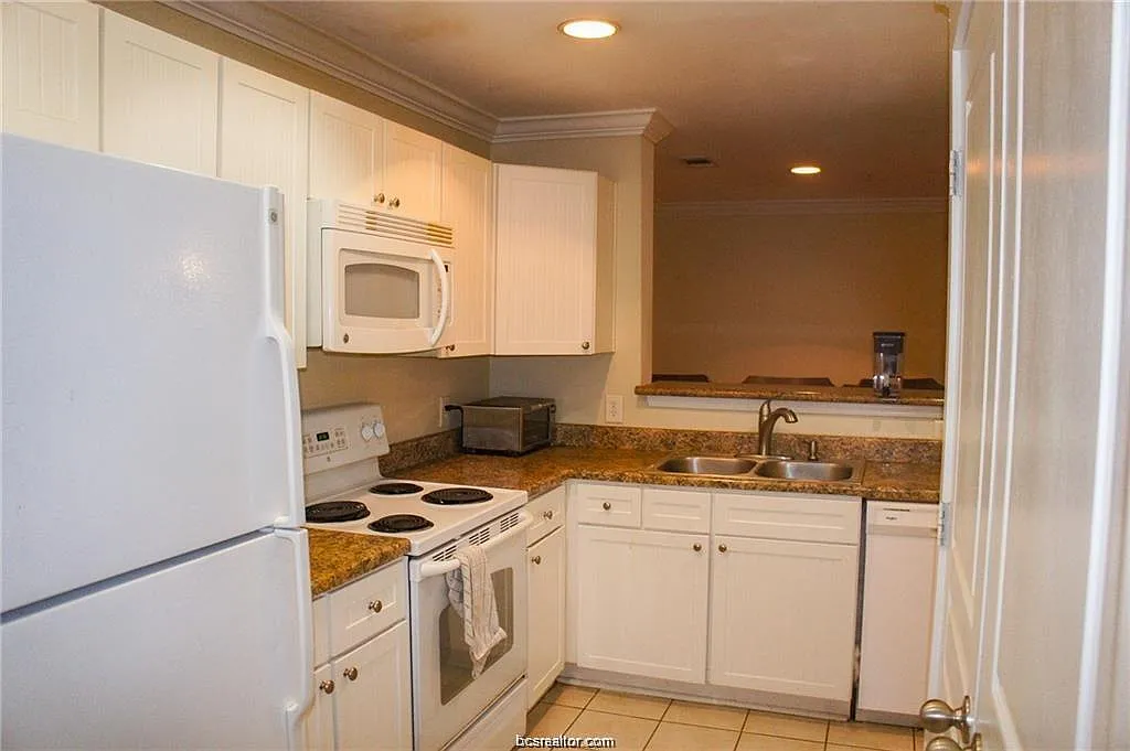 1 bed, 1400 sqft, $525 — Photo 3