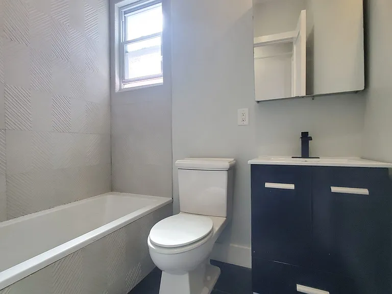 112 Duncan Ave #3E — Photo 6