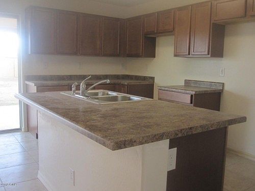 4th image of 2949 N 50th Dr