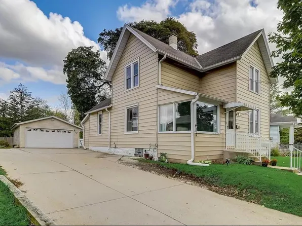 515 Oakland Ave, Waukesha, WI 53186
