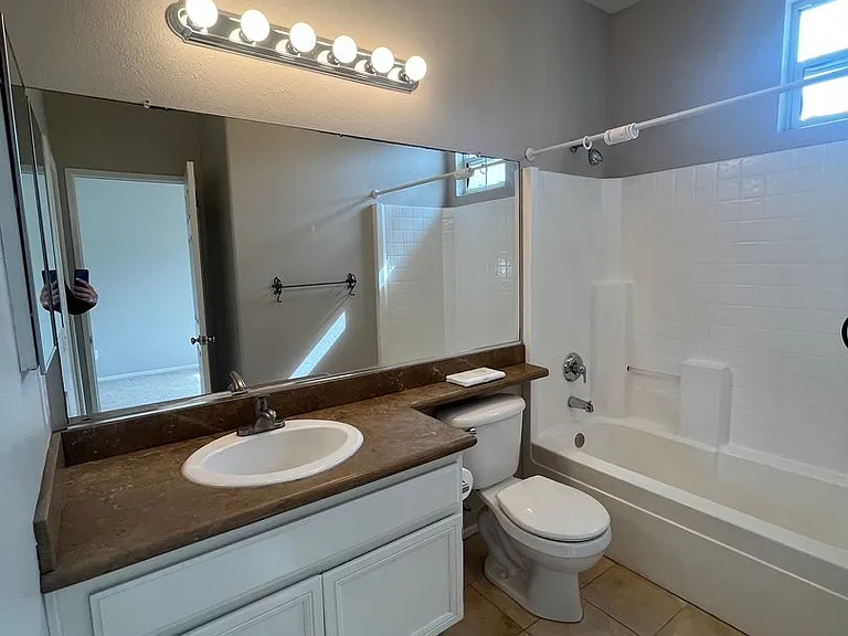 1085 Cottage Way — Photo 19