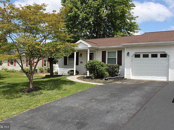 4th image of 2021 Brentwood Dr