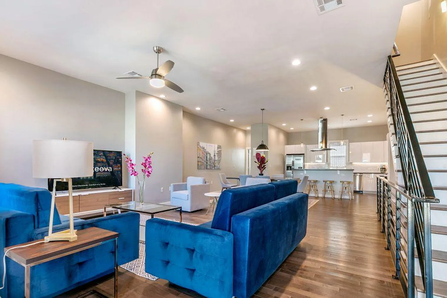 4 bed, 3.0 bath, 2389 sqft, $9,584 — Photo 2