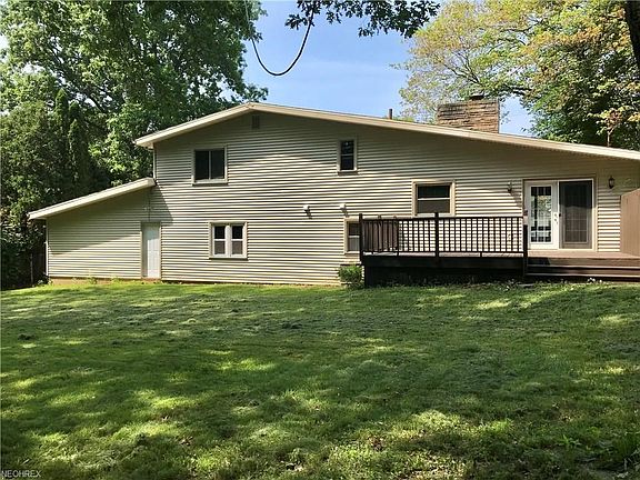 2nd image of 8442 Deer Creek Ln NE