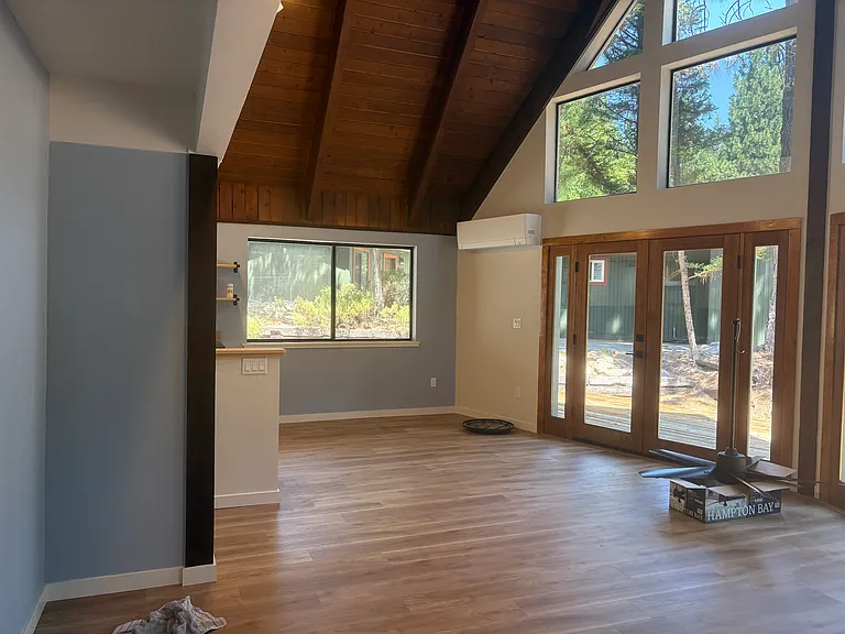 805 Holiday Ct — Photo 5