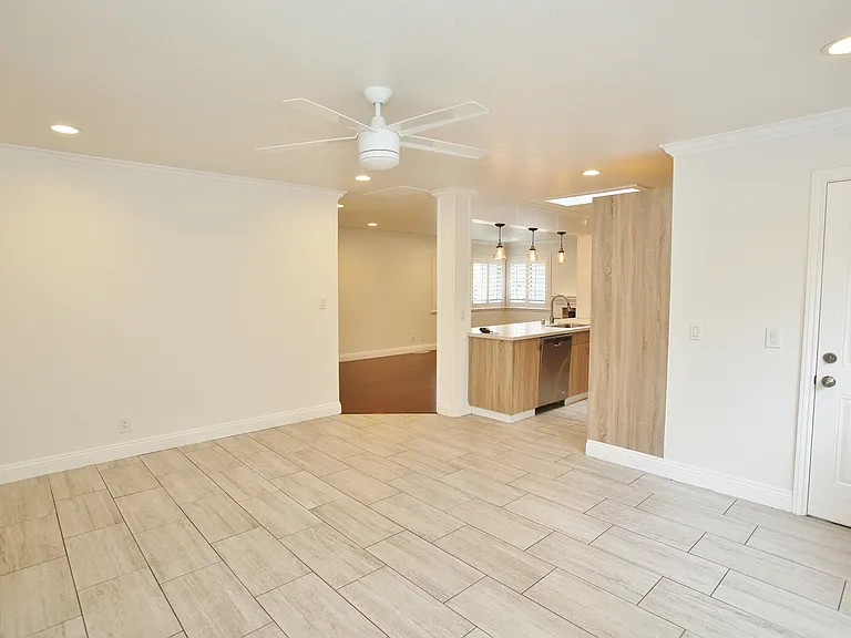 21126 Ashfield Ave — Photo 7