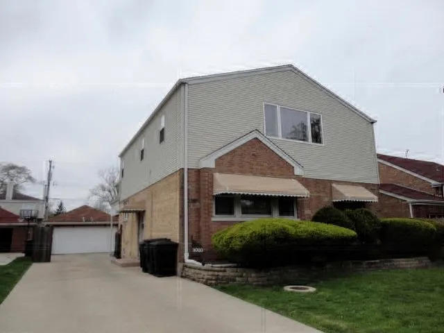 3020 N Oconto Ave photo 1