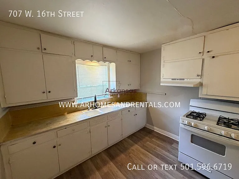 707 W 16th St — Photo 5