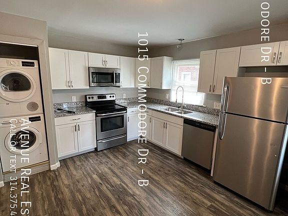 5th image of 1015 Commodore Dr #B